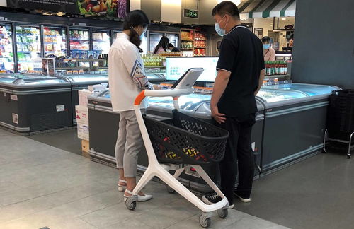 老牌超市转型仓储模式 智能购物车能否承载其深层诉求与商场导视革新？